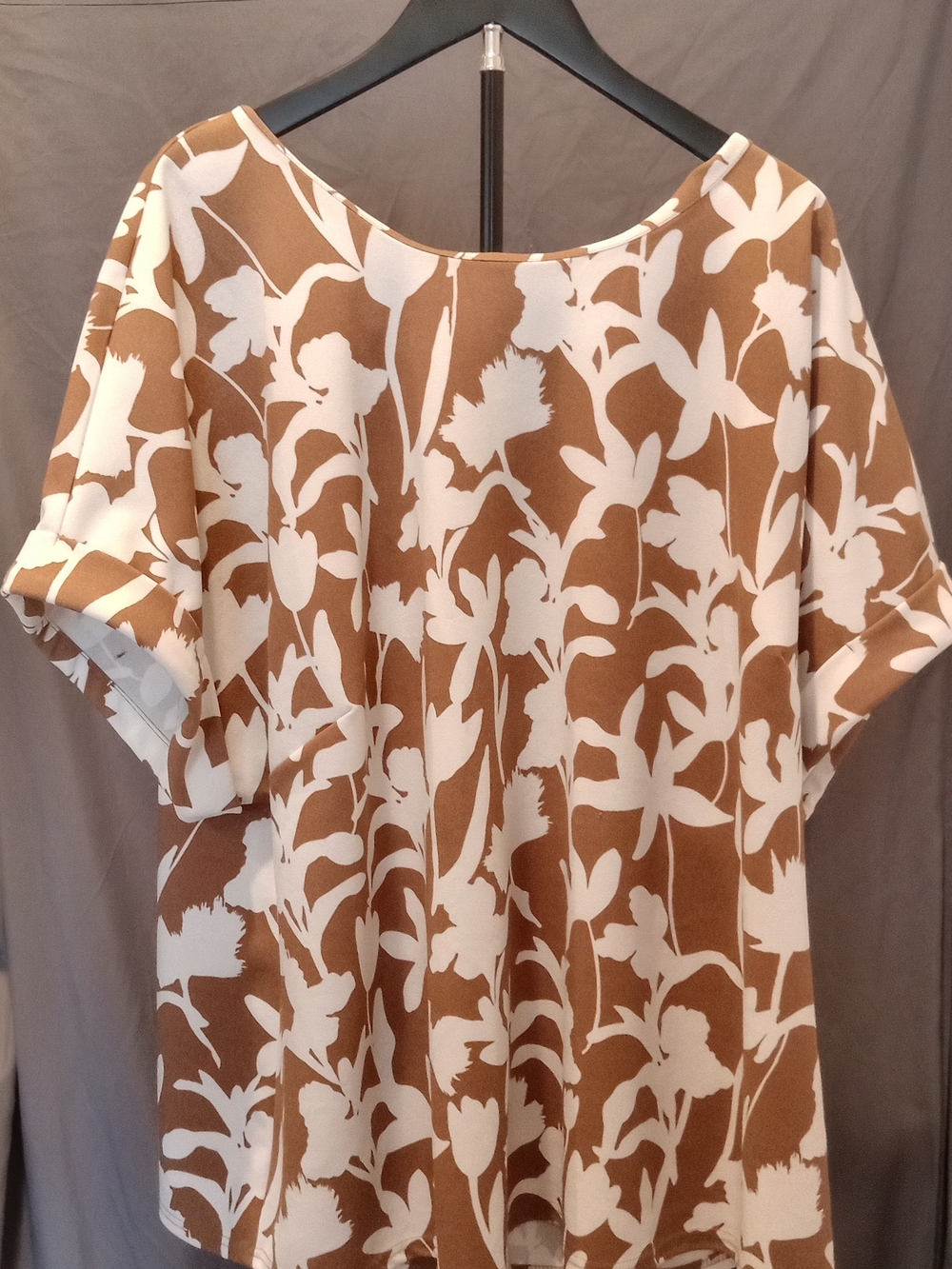 MELLODAY Cream Floral Print Scoop Neck Top on Brown Women's Size 3X